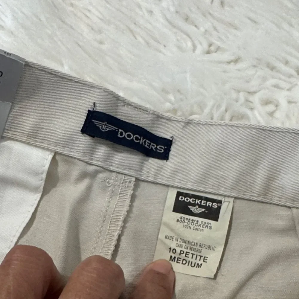 Dockers Women's Tan Trousers .Size 10 NWT